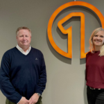 Øyvind Killi og markedssjef Mona Elisabeth Gladhus hos Onepark.