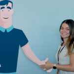 HR-Henry og Compen dia-rådgiver håndhilser