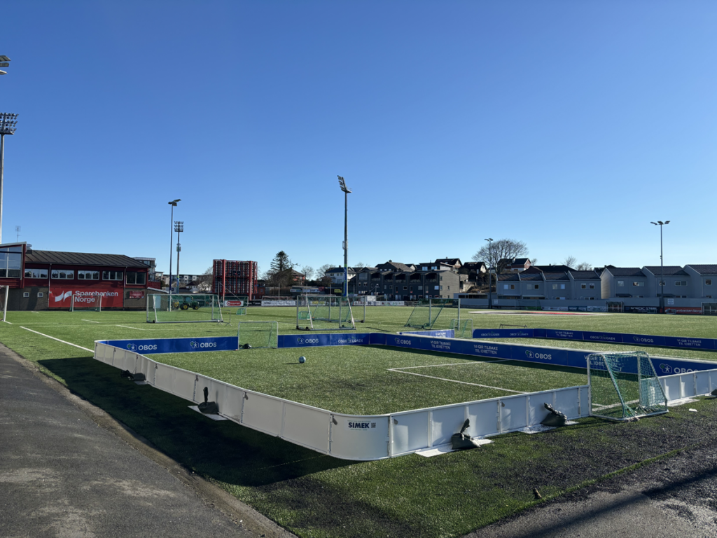 Bryne stadion med treningsanlegg i forgrunnen